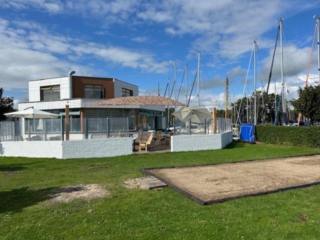 Luxury tent Minicamping Marina Warns Molkwerum
