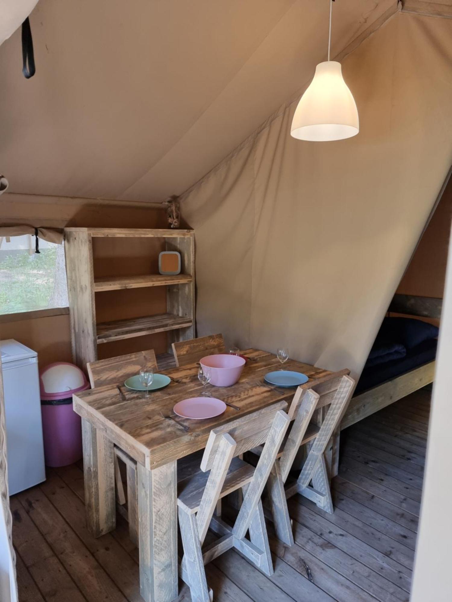 Luxury tent Minicamping Marina Warns Molkwerum